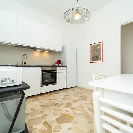 Apartment Bright In Mailand