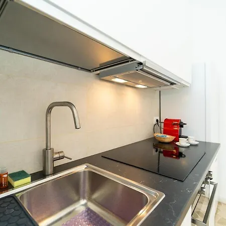 Apartment Bright In